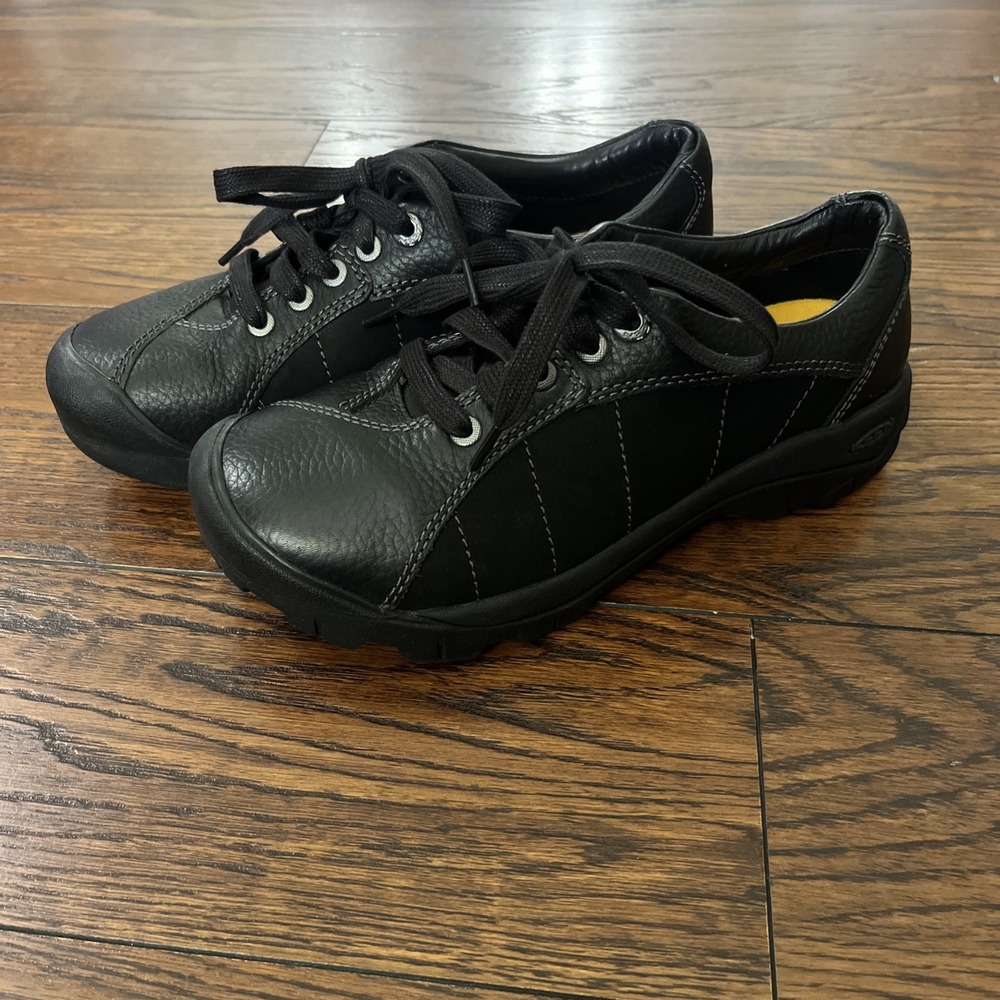 EUC Keen Presidio Womens 7.5 Black Leather Outdoor Low Hiking Trail Sneaker